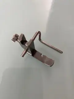 רגליים עם סרגל עזר