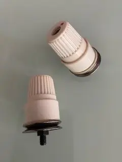 מותחן חוט למכונת אוברלוק